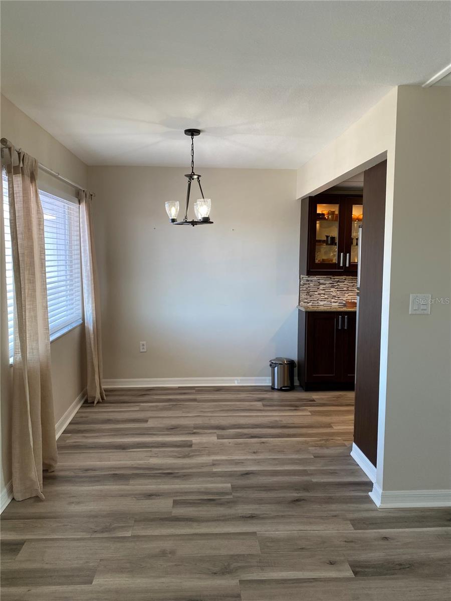 Listing photo id 3 for 11100 86th Avenue 307