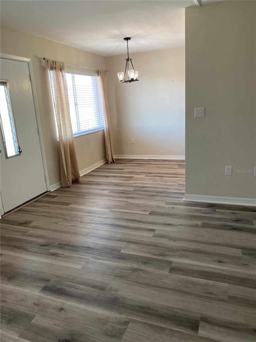 Listing photo id 4 for 11100 86th Avenue 307