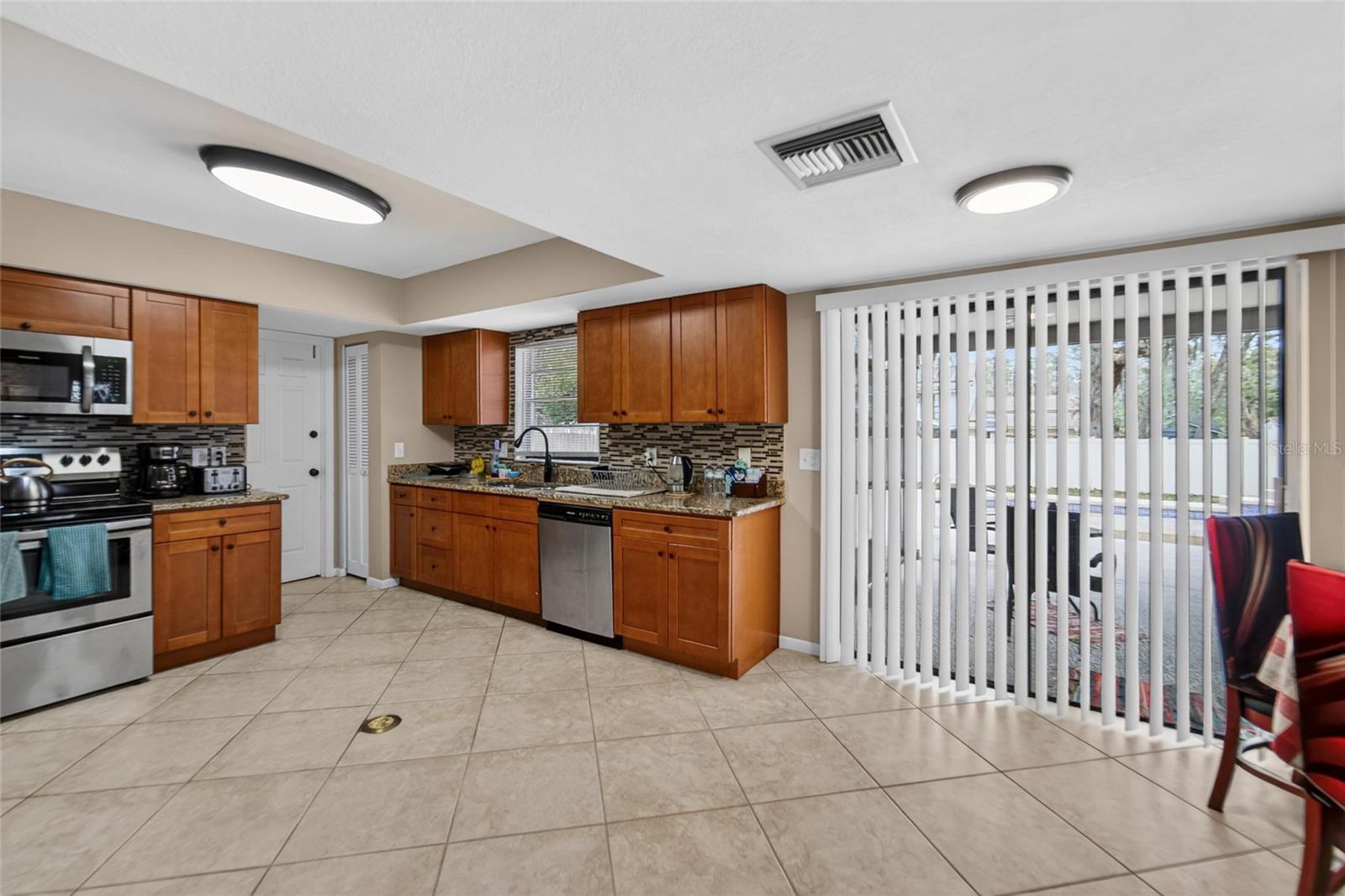 Image 16 of 73 For 206 Bayfield Drive