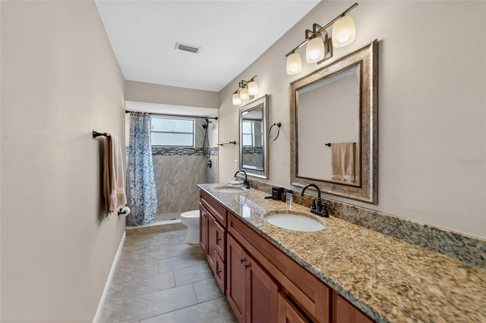 Image 37 of 73 For 206 Bayfield Drive