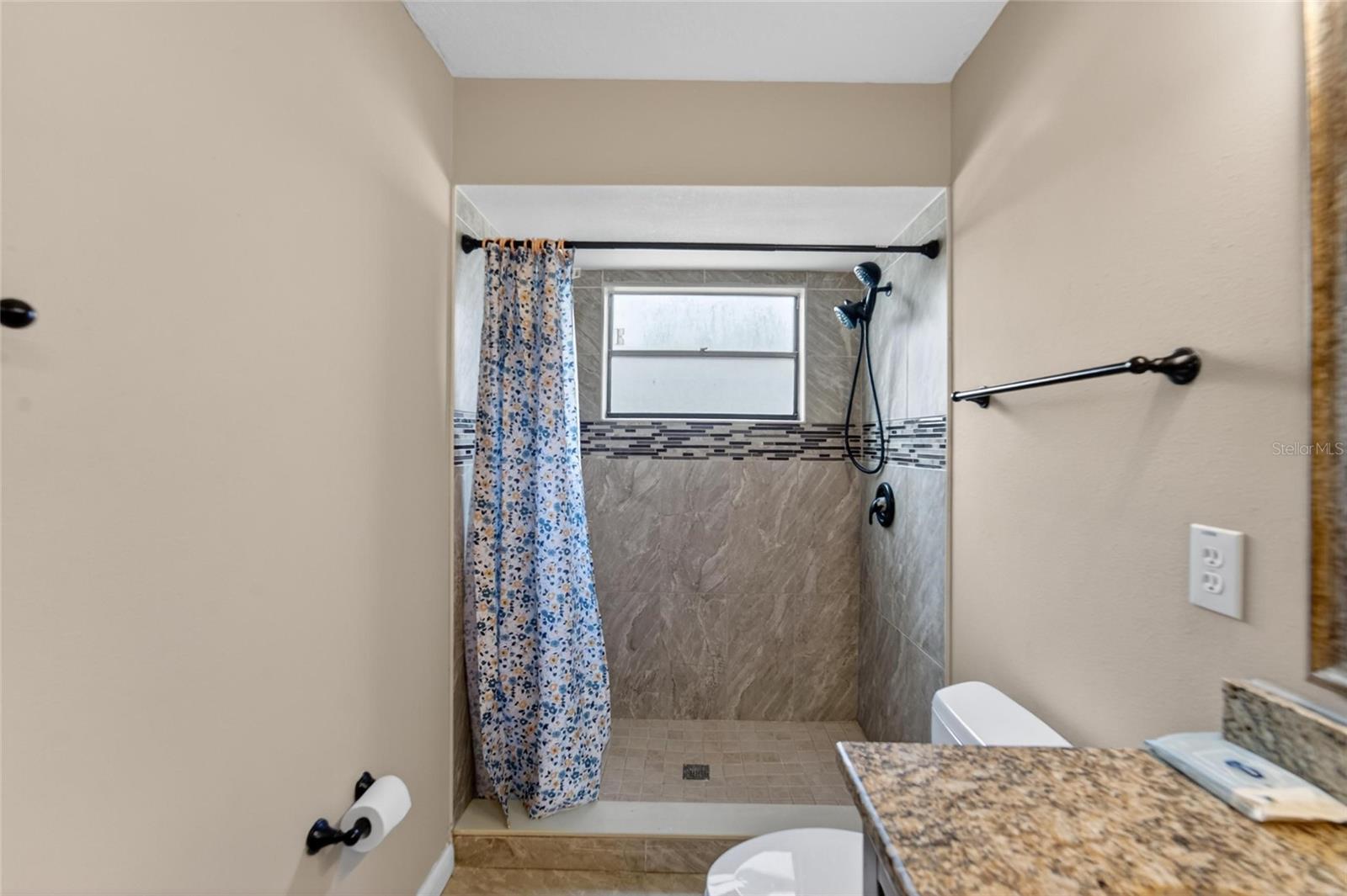 Image 38 of 73 For 206 Bayfield Drive