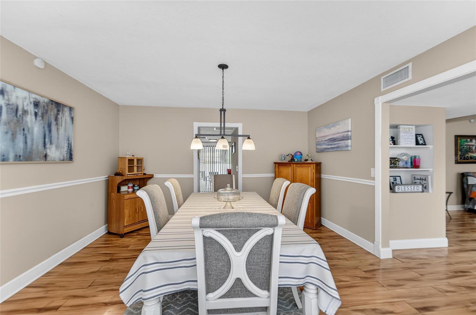 Image 7 of 73 For 206 Bayfield Drive