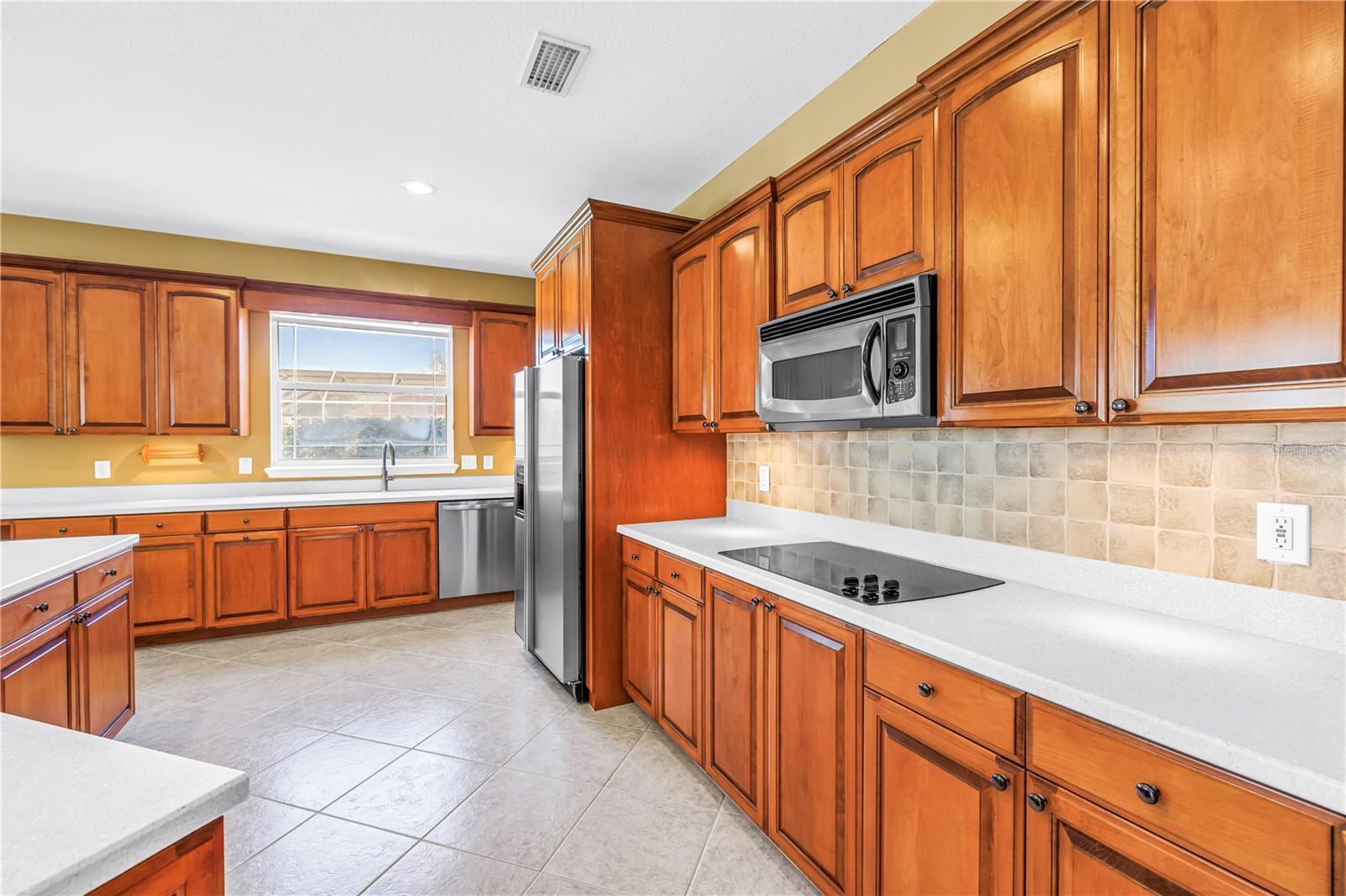 Listing photo id 8 for 14365 Eagle Pointe Drive