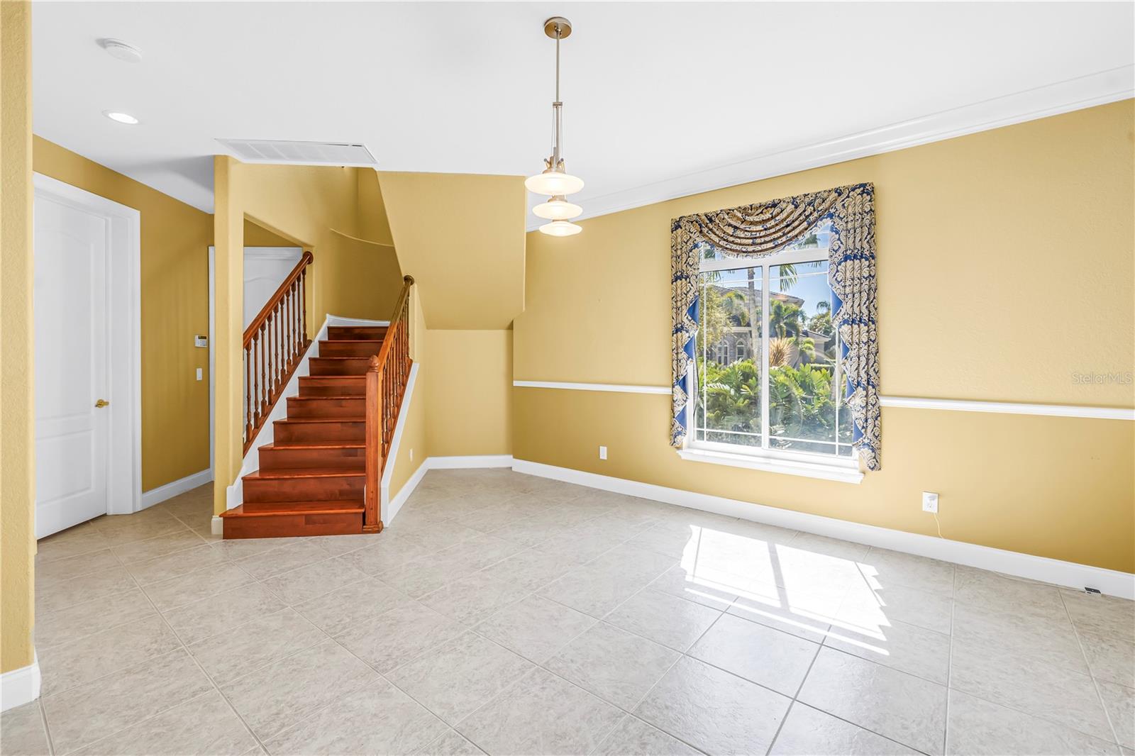 Listing photo id 10 for 14365 Eagle Pointe Drive