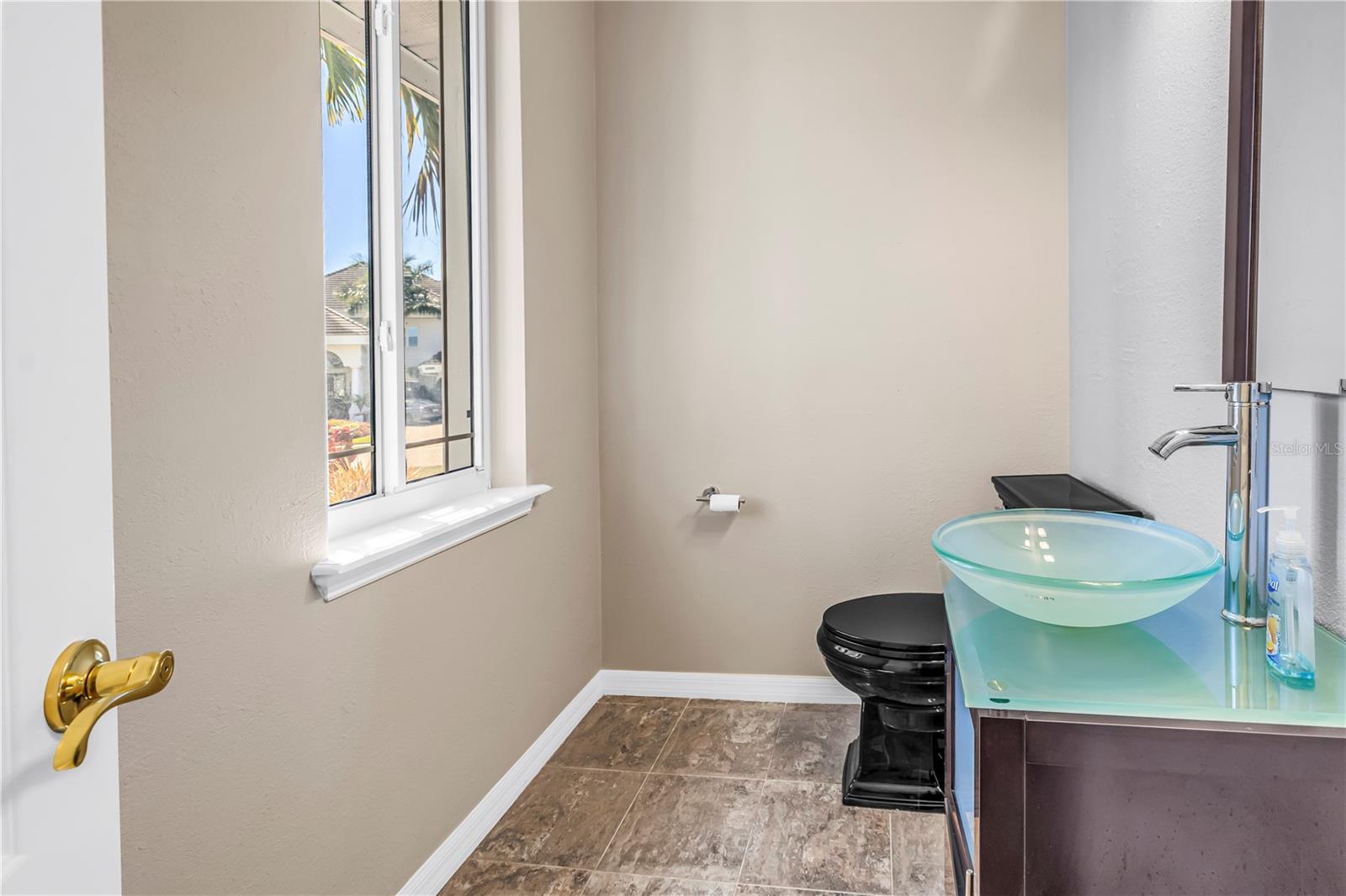 Listing photo id 15 for 14365 Eagle Pointe Drive