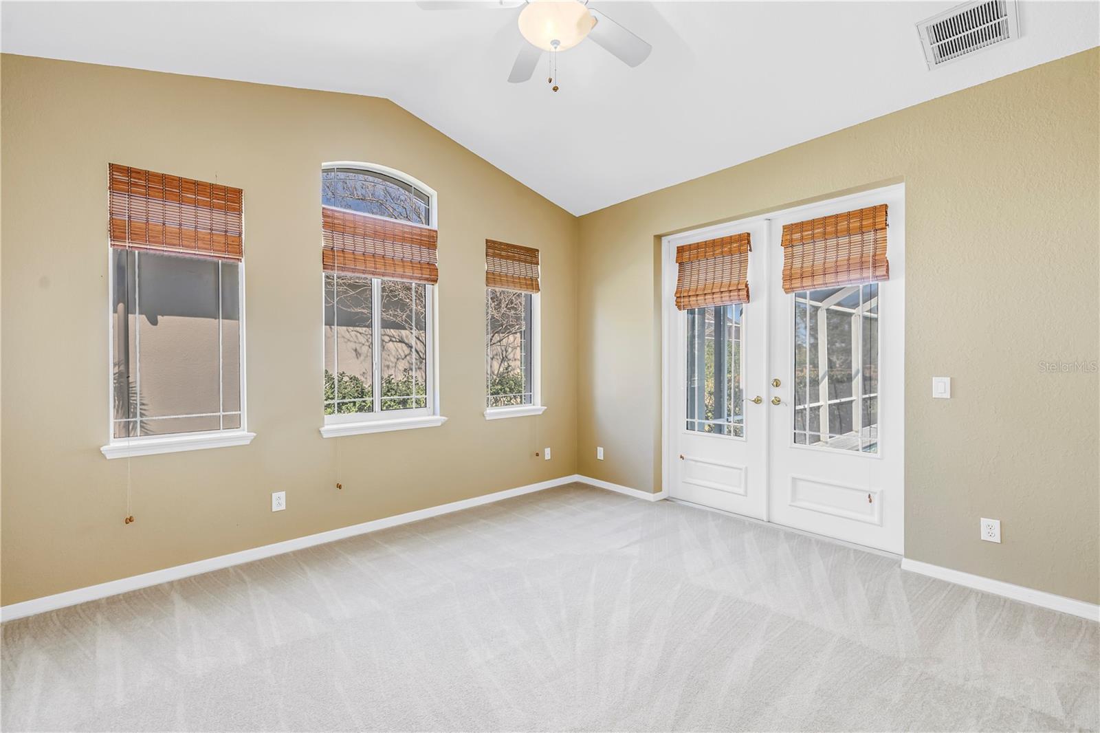 Listing photo id 21 for 14365 Eagle Pointe Drive