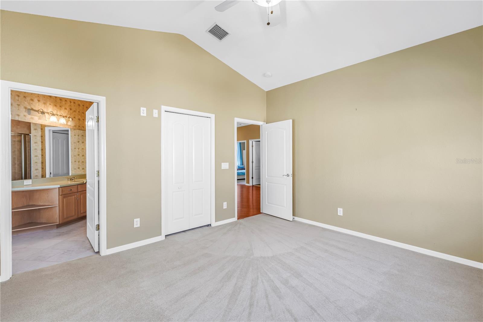 Listing photo id 22 for 14365 Eagle Pointe Drive