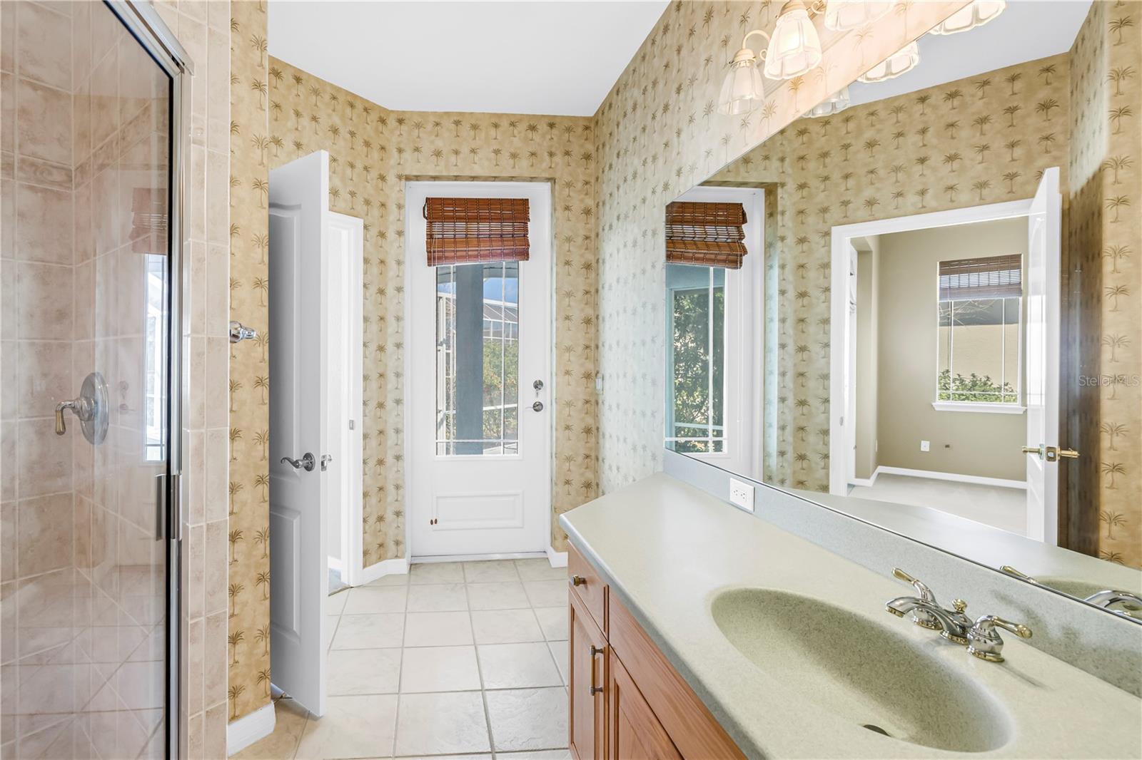 Listing photo id 23 for 14365 Eagle Pointe Drive