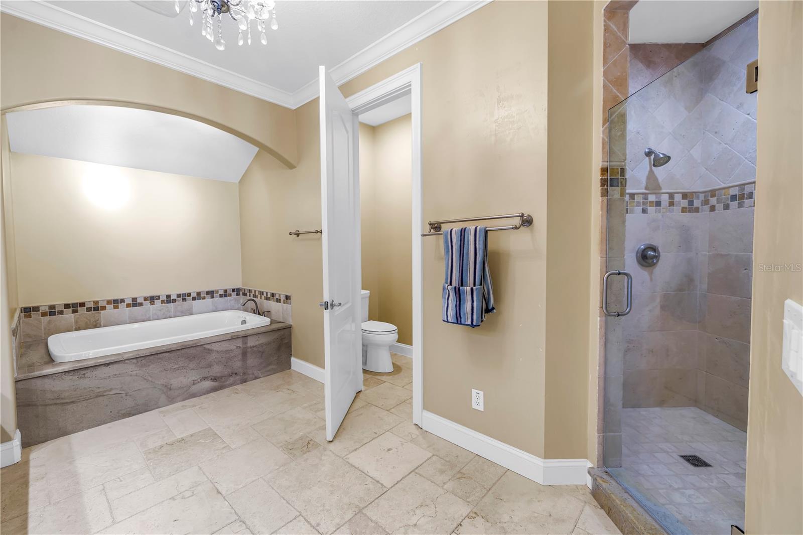 Listing photo id 29 for 14365 Eagle Pointe Drive