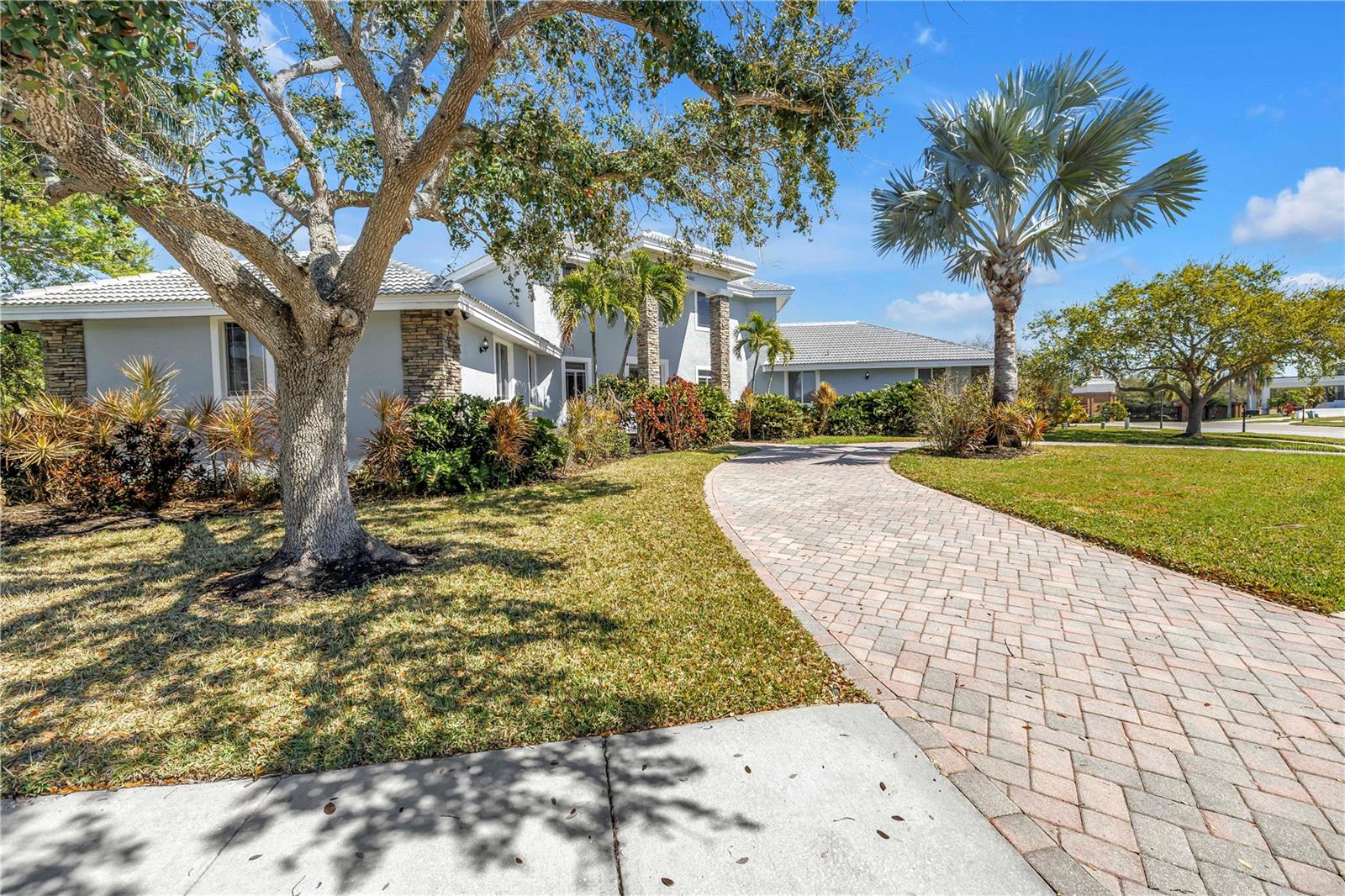 Listing photo id 40 for 14365 Eagle Pointe Drive