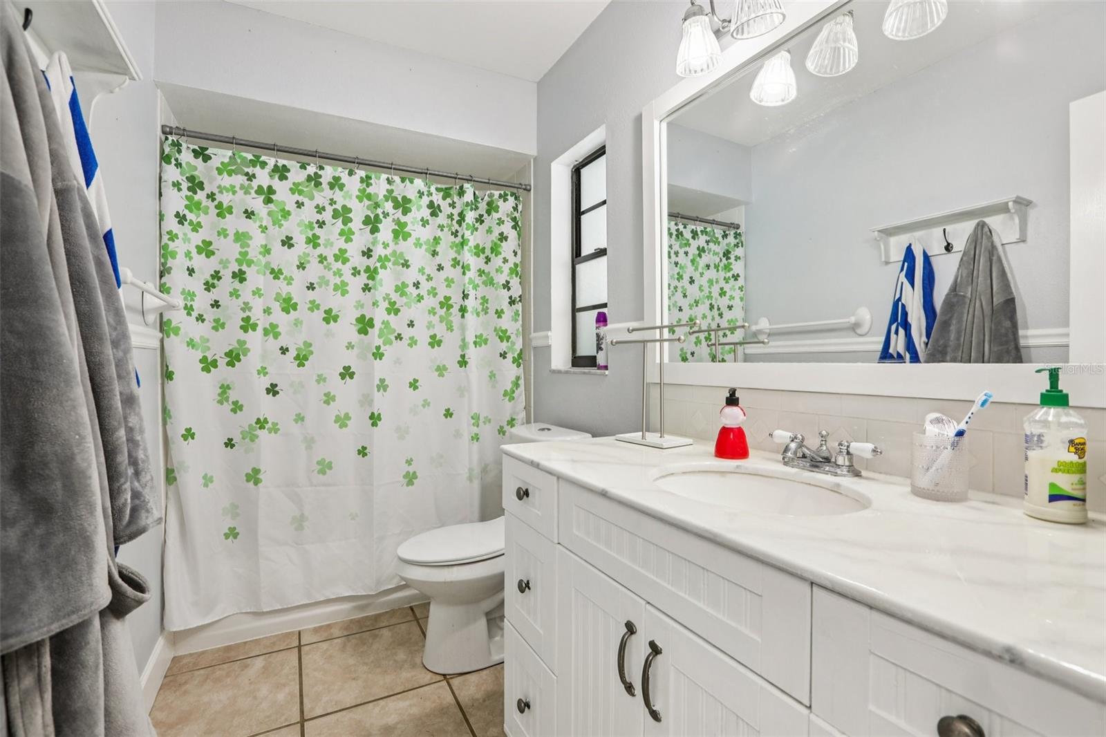 Listing photo id 22 for 4504 Deer Park Place