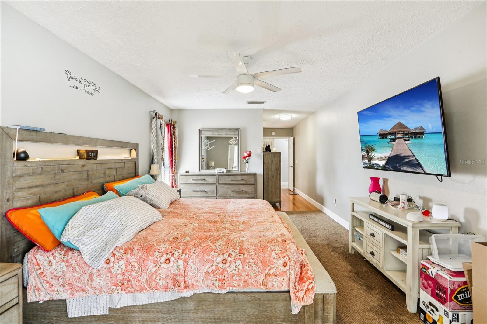 Listing photo id 28 for 4504 Deer Park Place