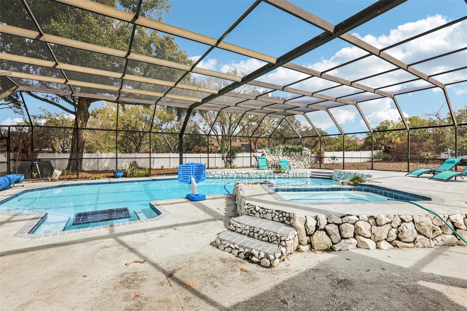 Listing photo id 35 for 4504 Deer Park Place