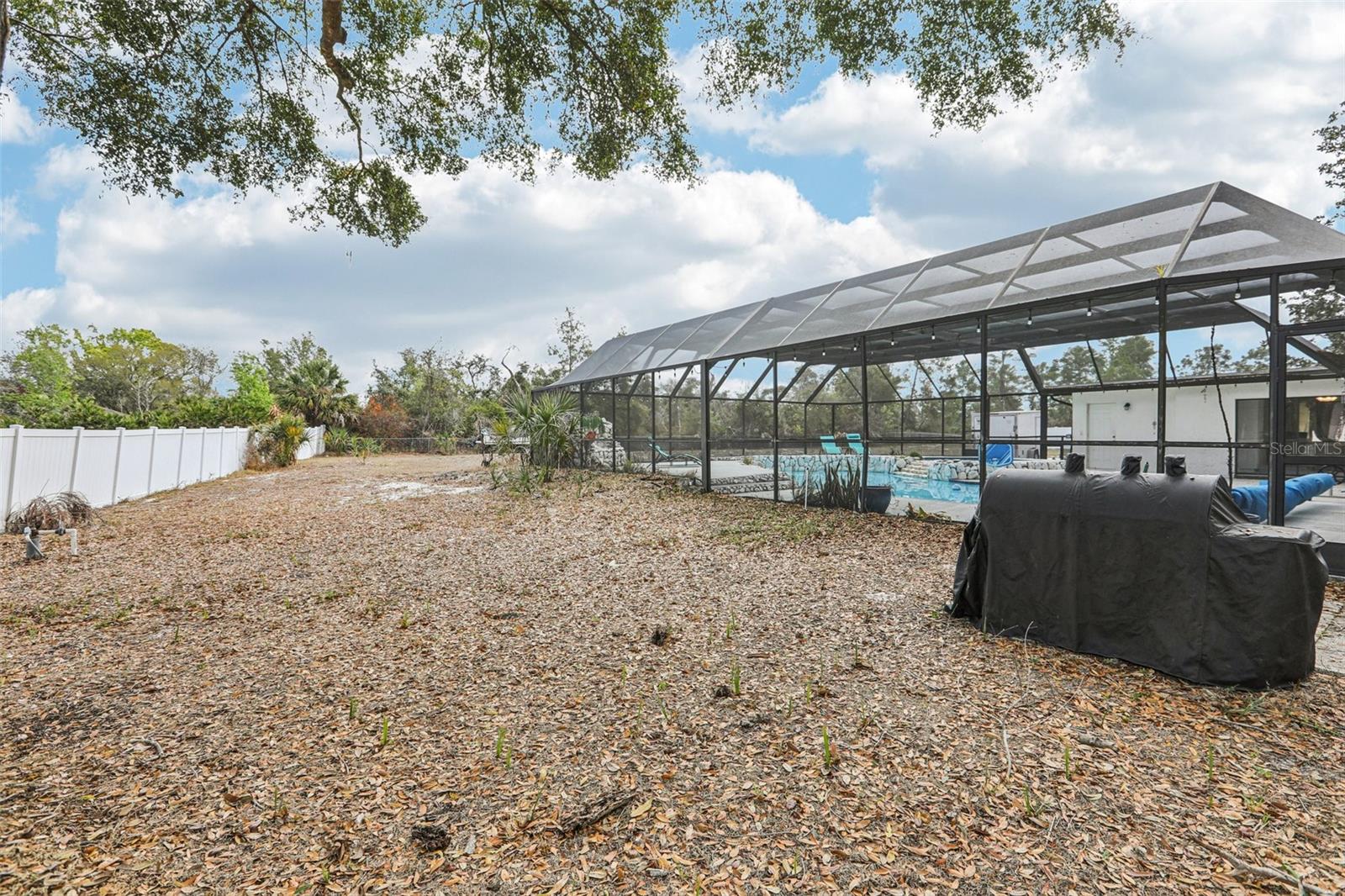 Listing photo id 38 for 4504 Deer Park Place