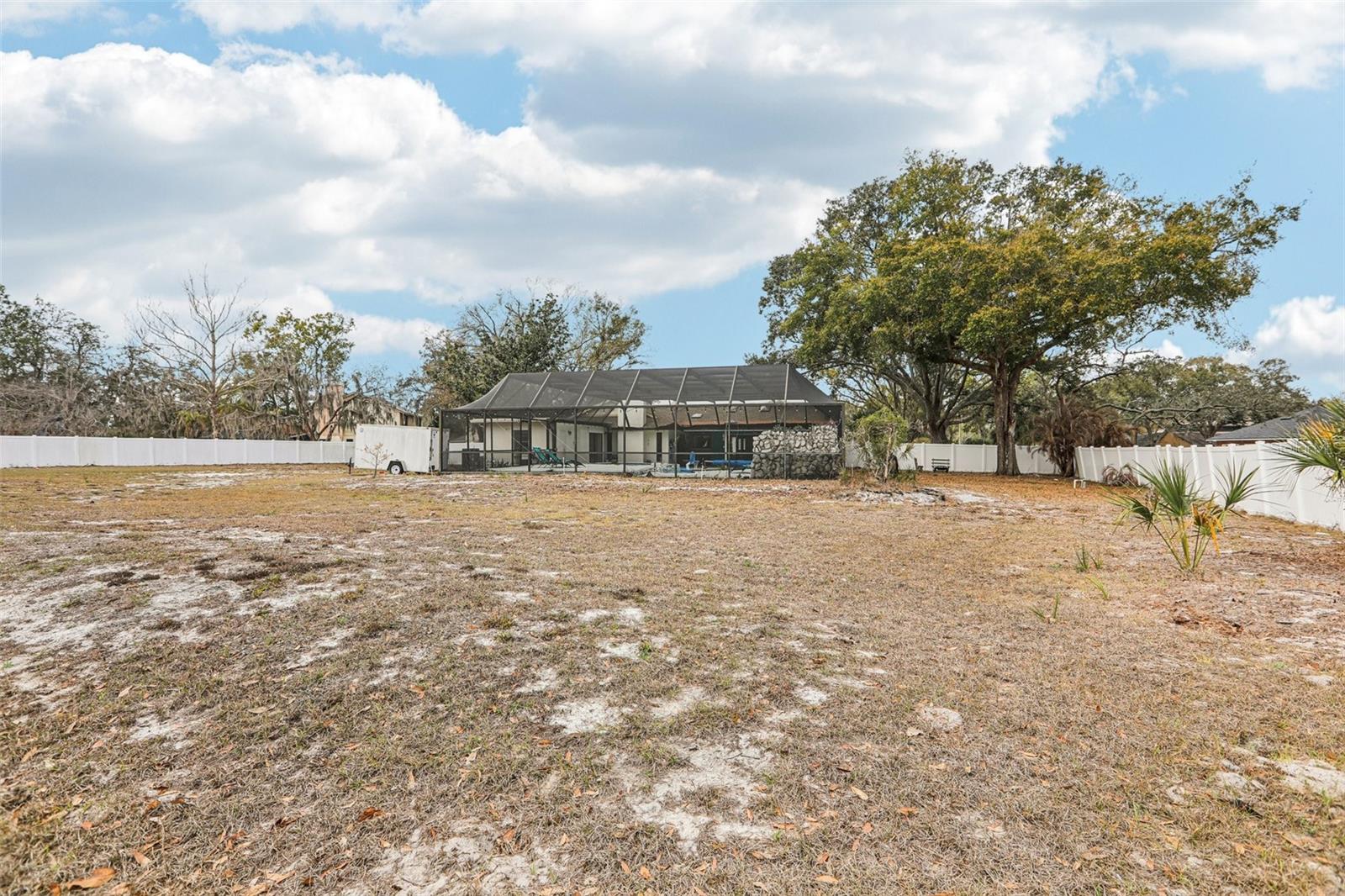 Listing photo id 39 for 4504 Deer Park Place