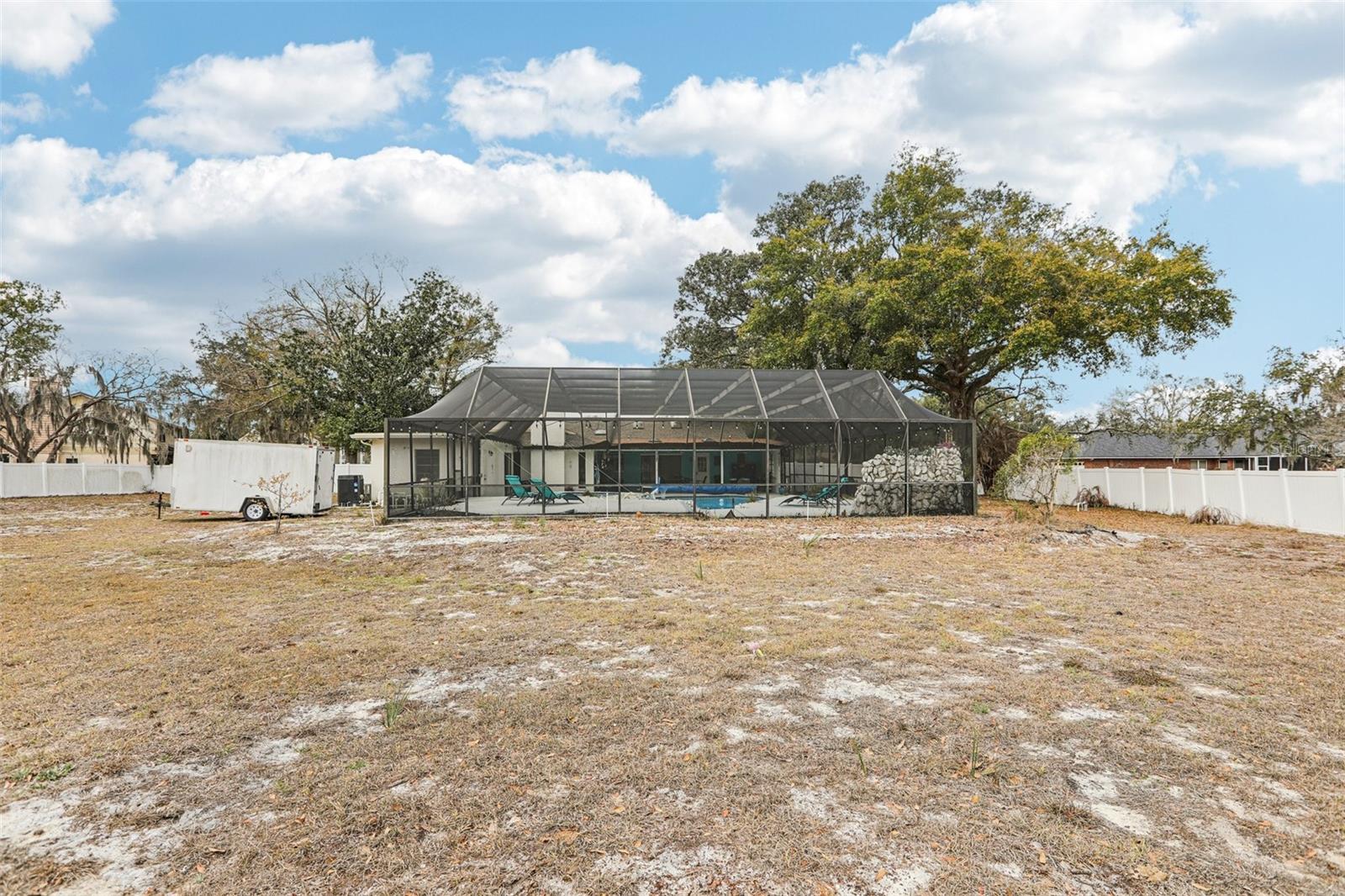 Listing photo id 40 for 4504 Deer Park Place