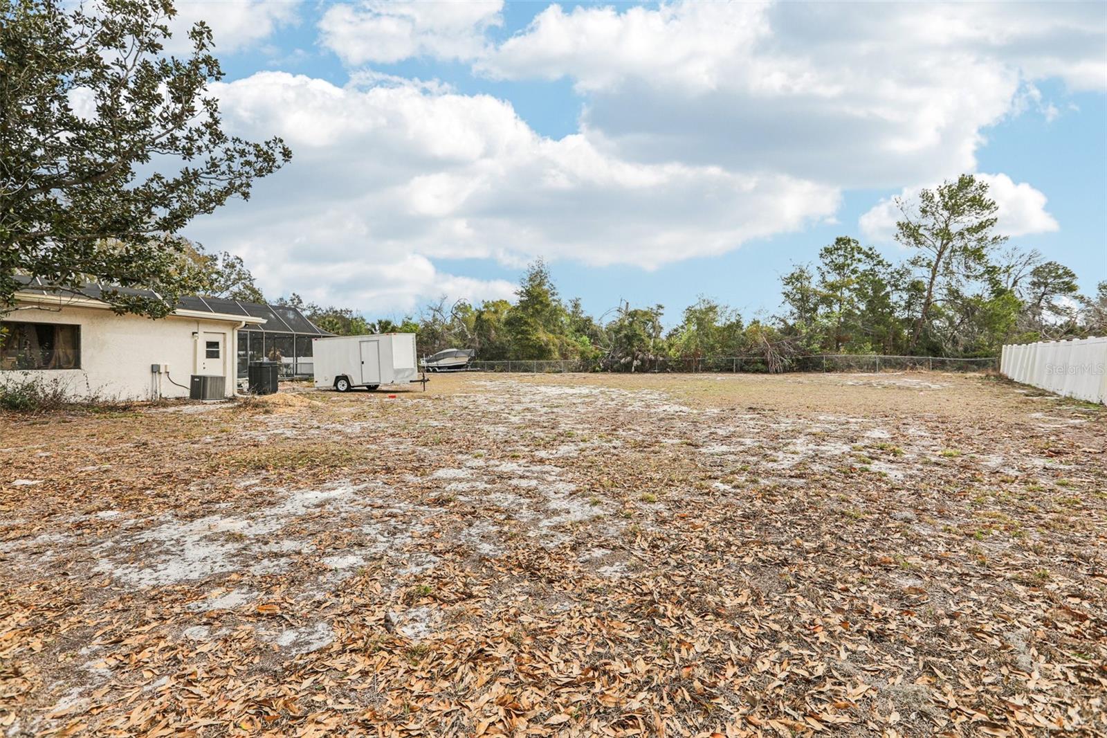 Listing photo id 42 for 4504 Deer Park Place