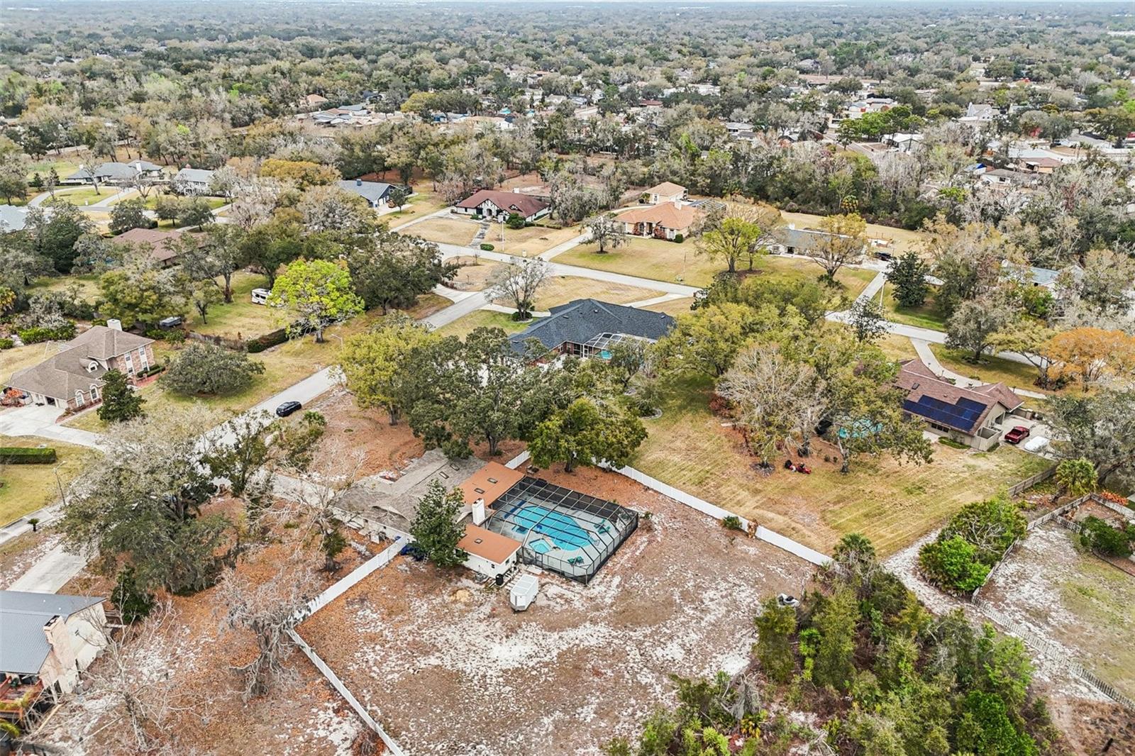 Listing photo id 57 for 4504 Deer Park Place