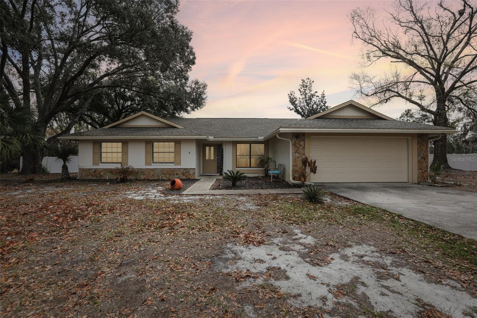 Listing photo id 63 for 4504 Deer Park Place