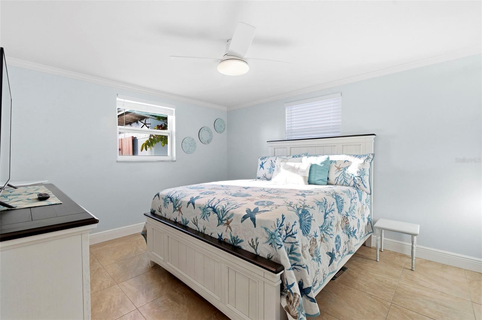 Listing photo id 13 for 12913 1st Isle