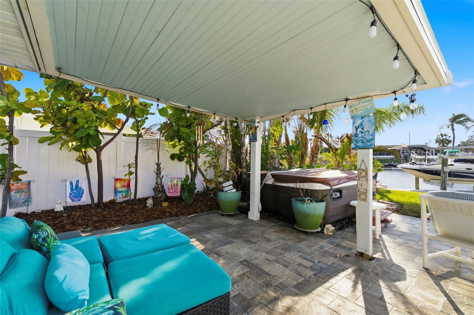 Listing photo id 26 for 12913 1st Isle