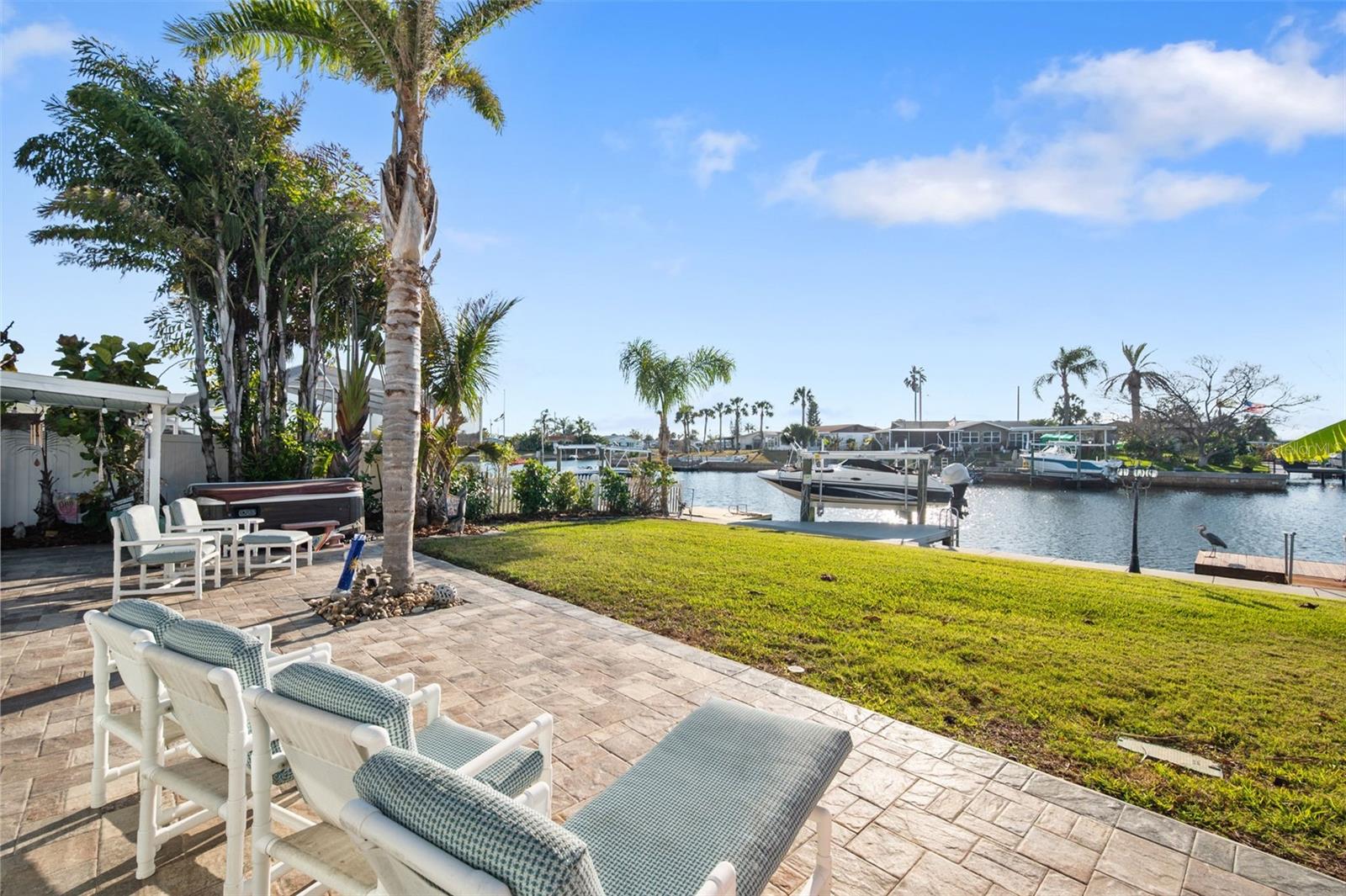 Listing photo id 29 for 12913 1st Isle