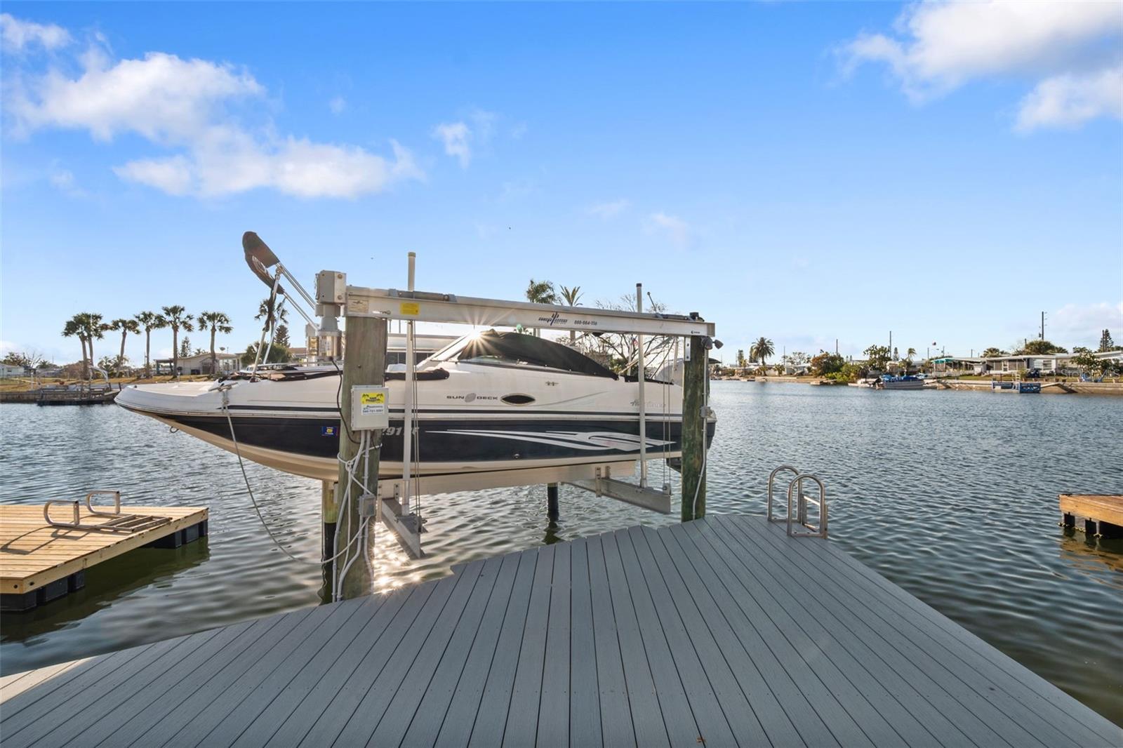 Listing photo id 30 for 12913 1st Isle