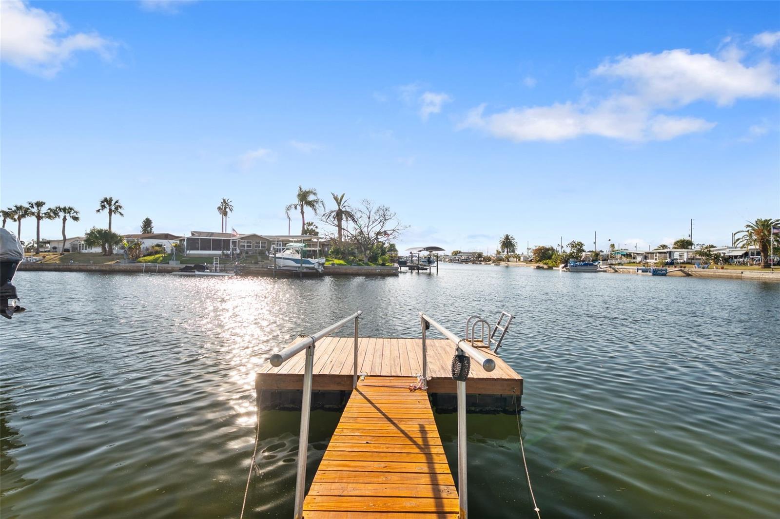 Listing photo id 32 for 12913 1st Isle