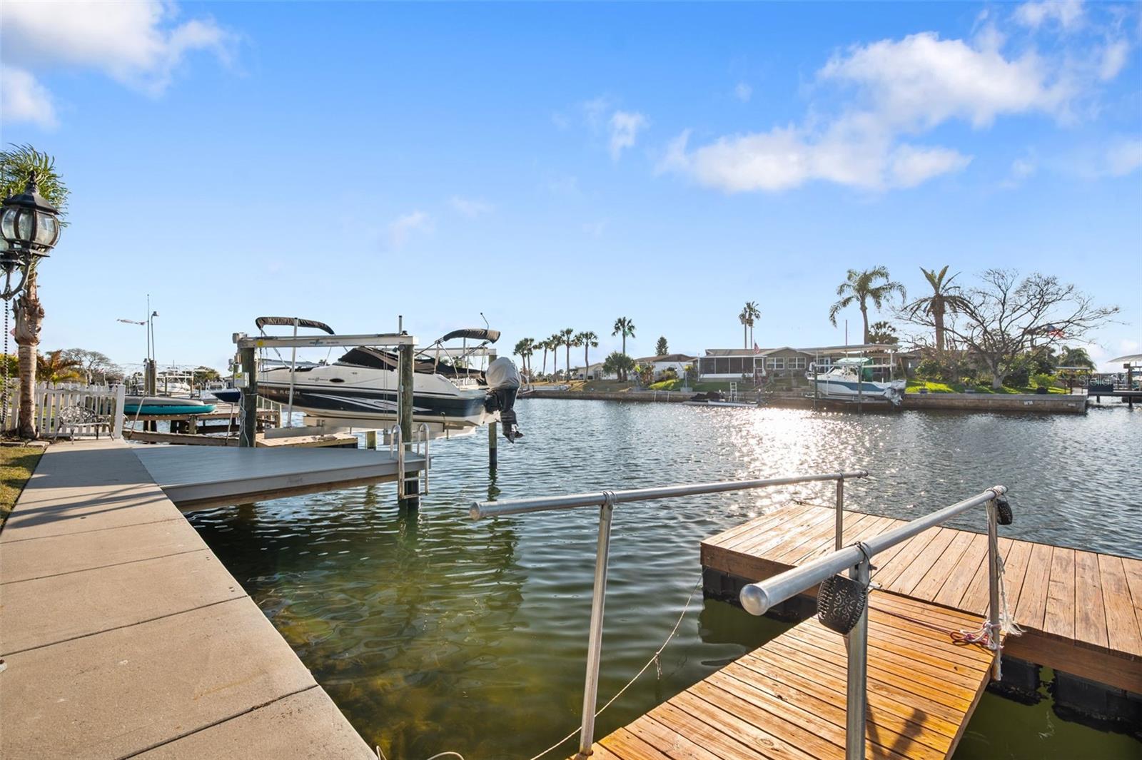 Listing photo id 33 for 12913 1st Isle