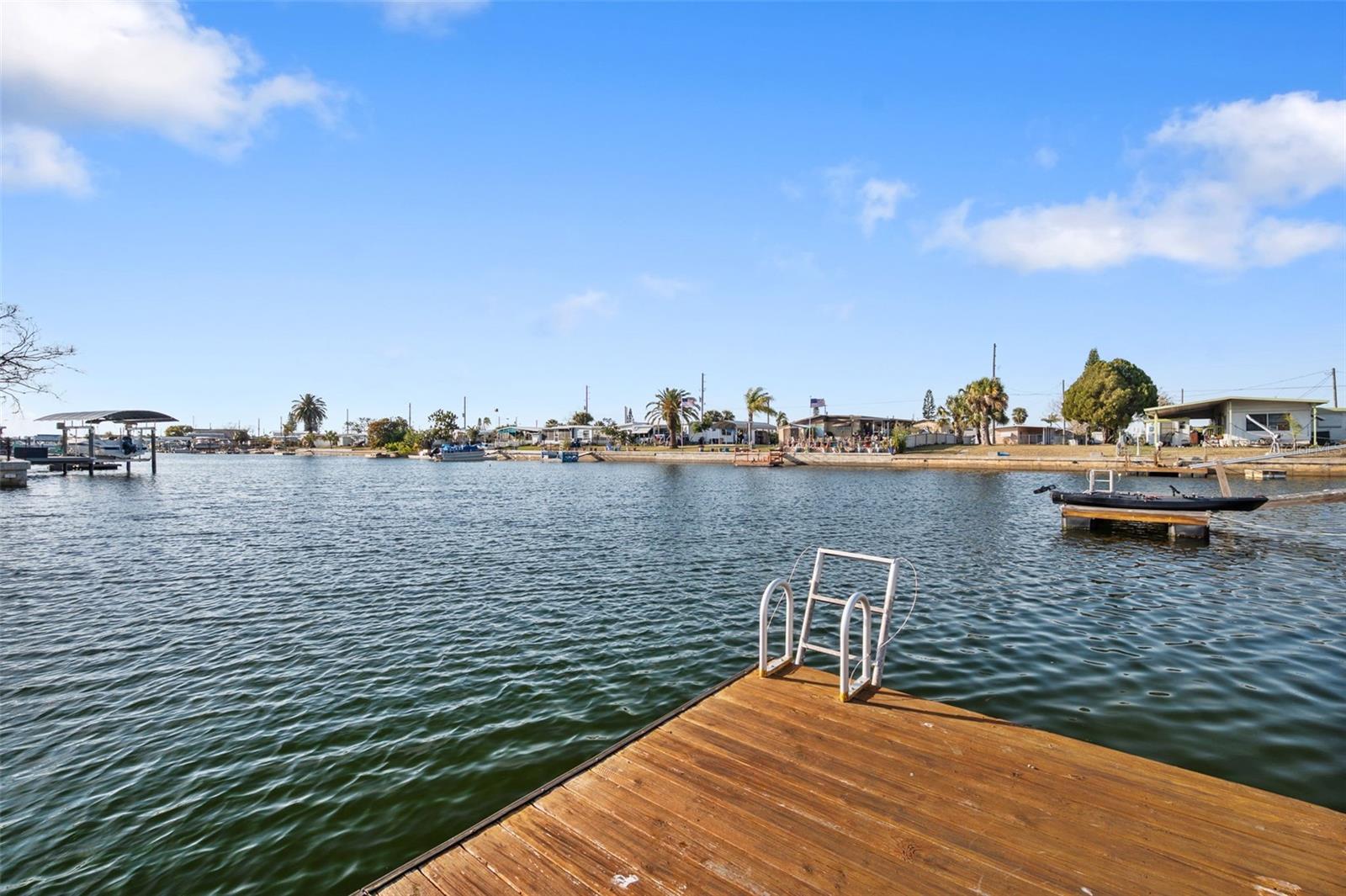 Listing photo id 35 for 12913 1st Isle