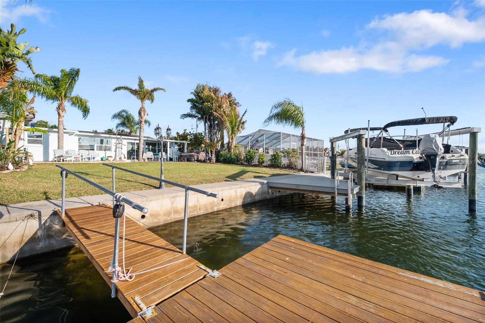 Listing photo id 36 for 12913 1st Isle