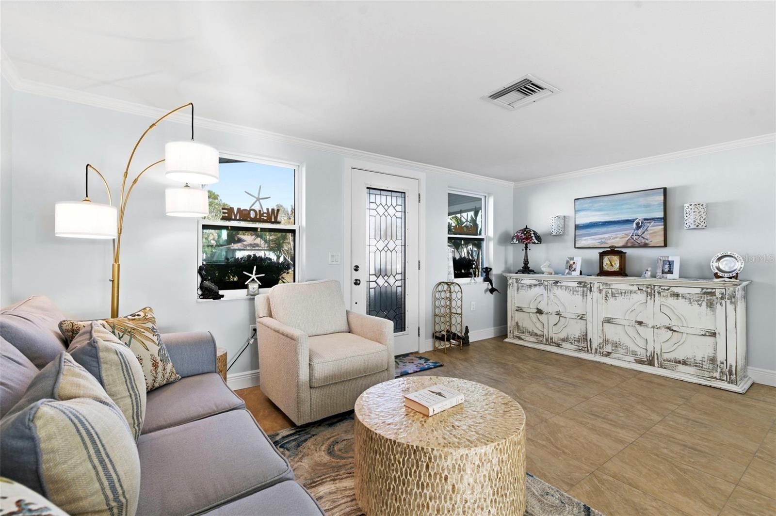 Listing photo id 3 for 12913 1st Isle