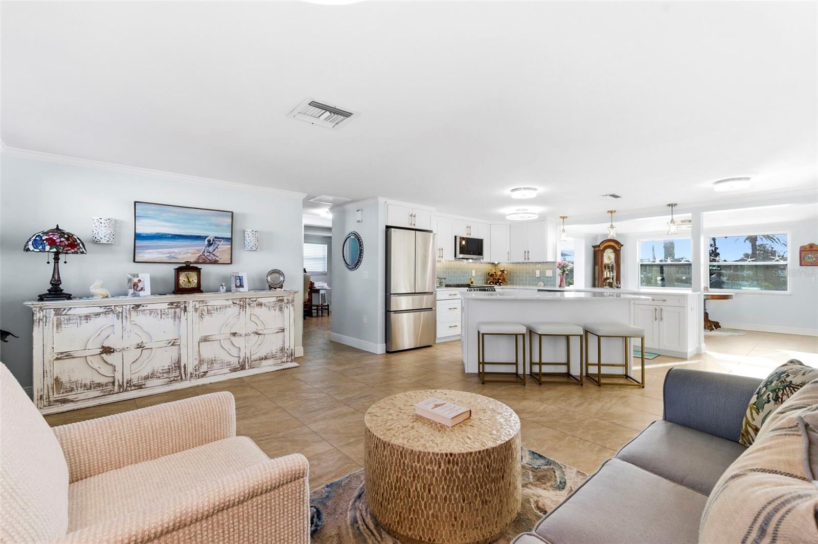 Listing photo id 4 for 12913 1st Isle