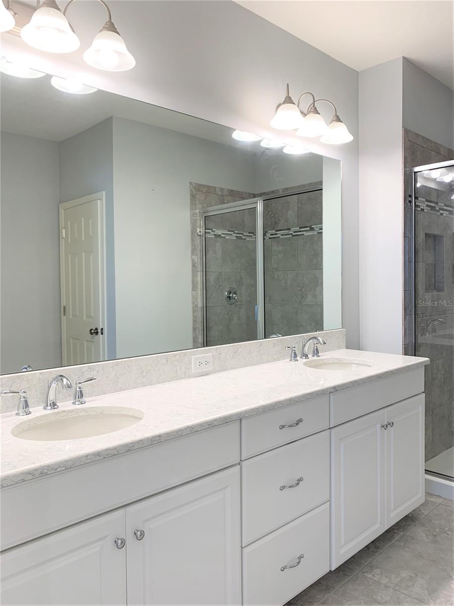 Image 15 of 23 For 1073 Amber Leaf Trail