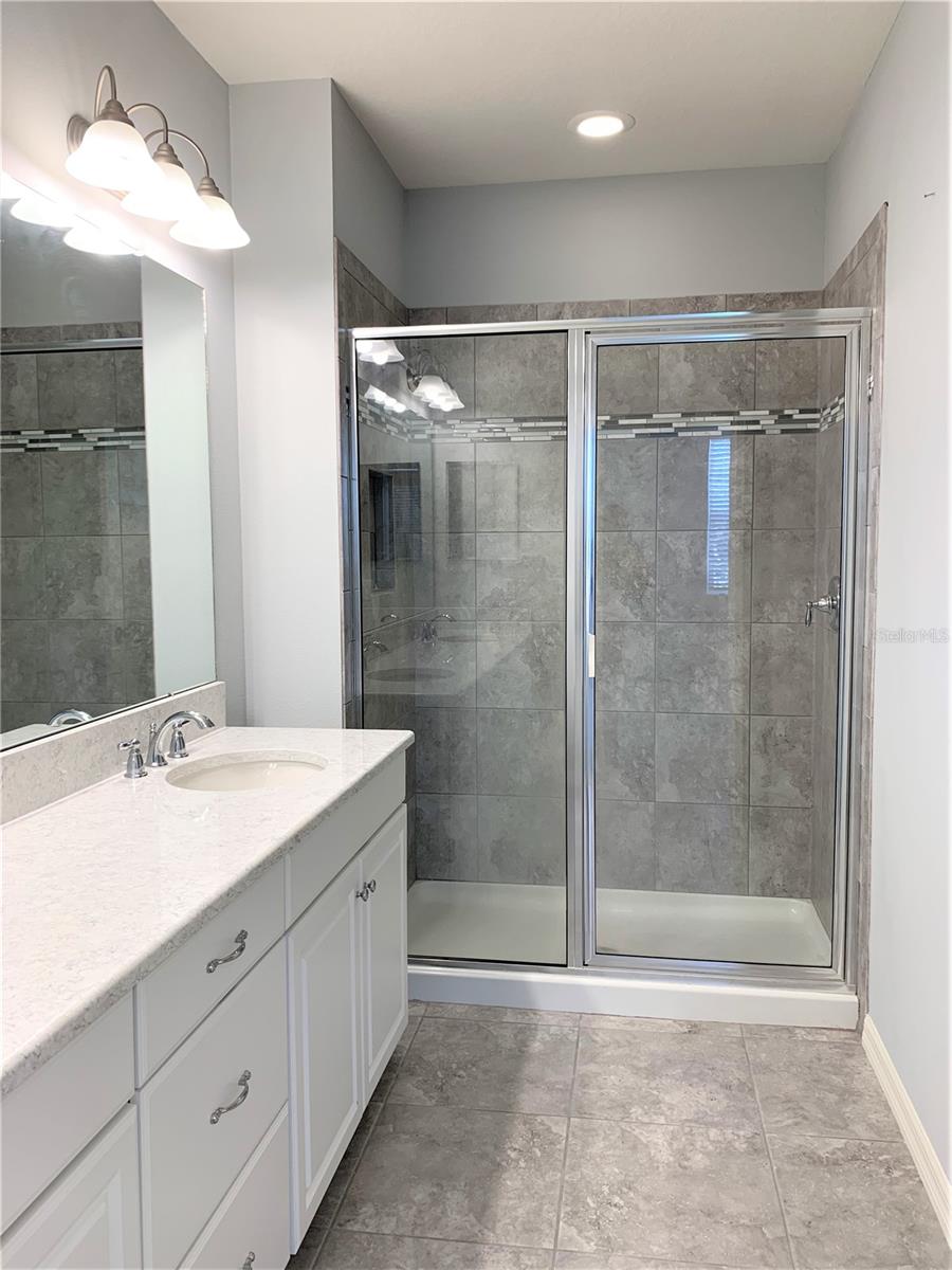 Image 16 of 23 For 1073 Amber Leaf Trail