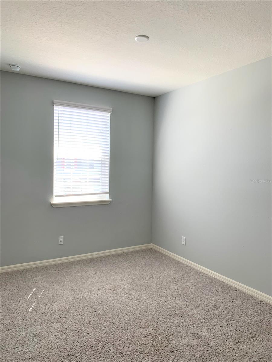 Image 17 of 23 For 1073 Amber Leaf Trail