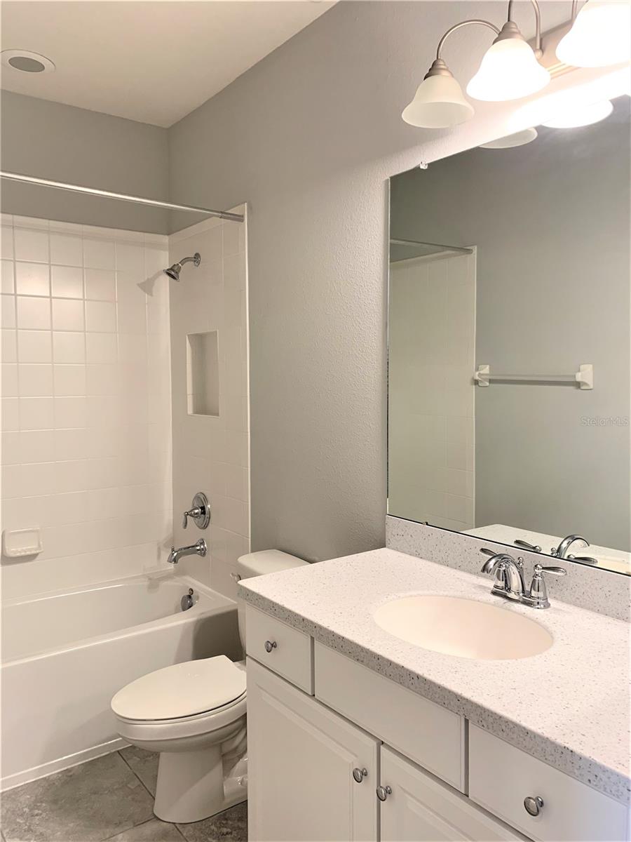 Image 18 of 23 For 1073 Amber Leaf Trail