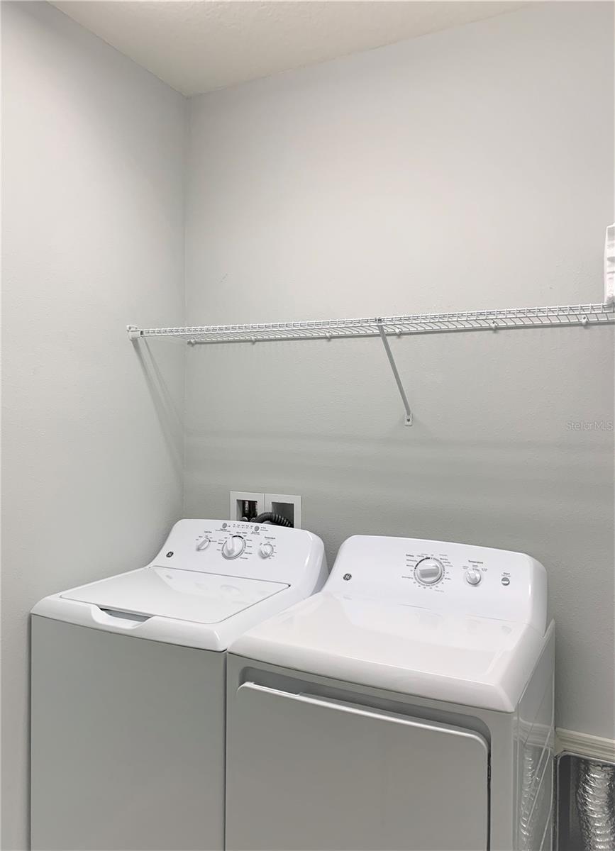 Image 20 of 23 For 1073 Amber Leaf Trail