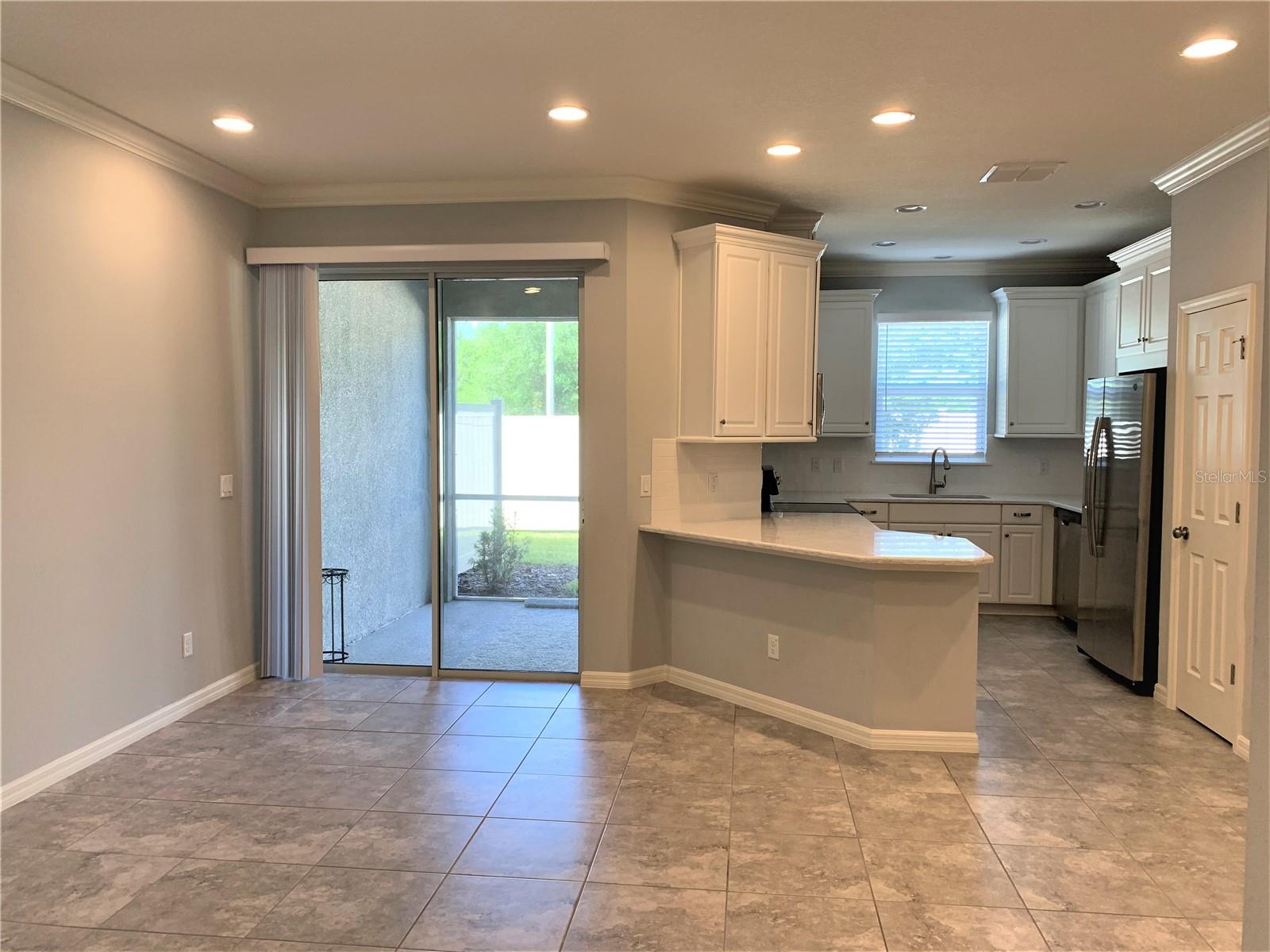 Image 4 of 23 For 1073 Amber Leaf Trail