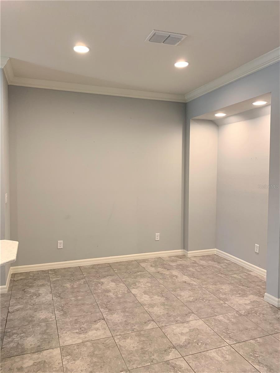 Image 6 of 23 For 1073 Amber Leaf Trail