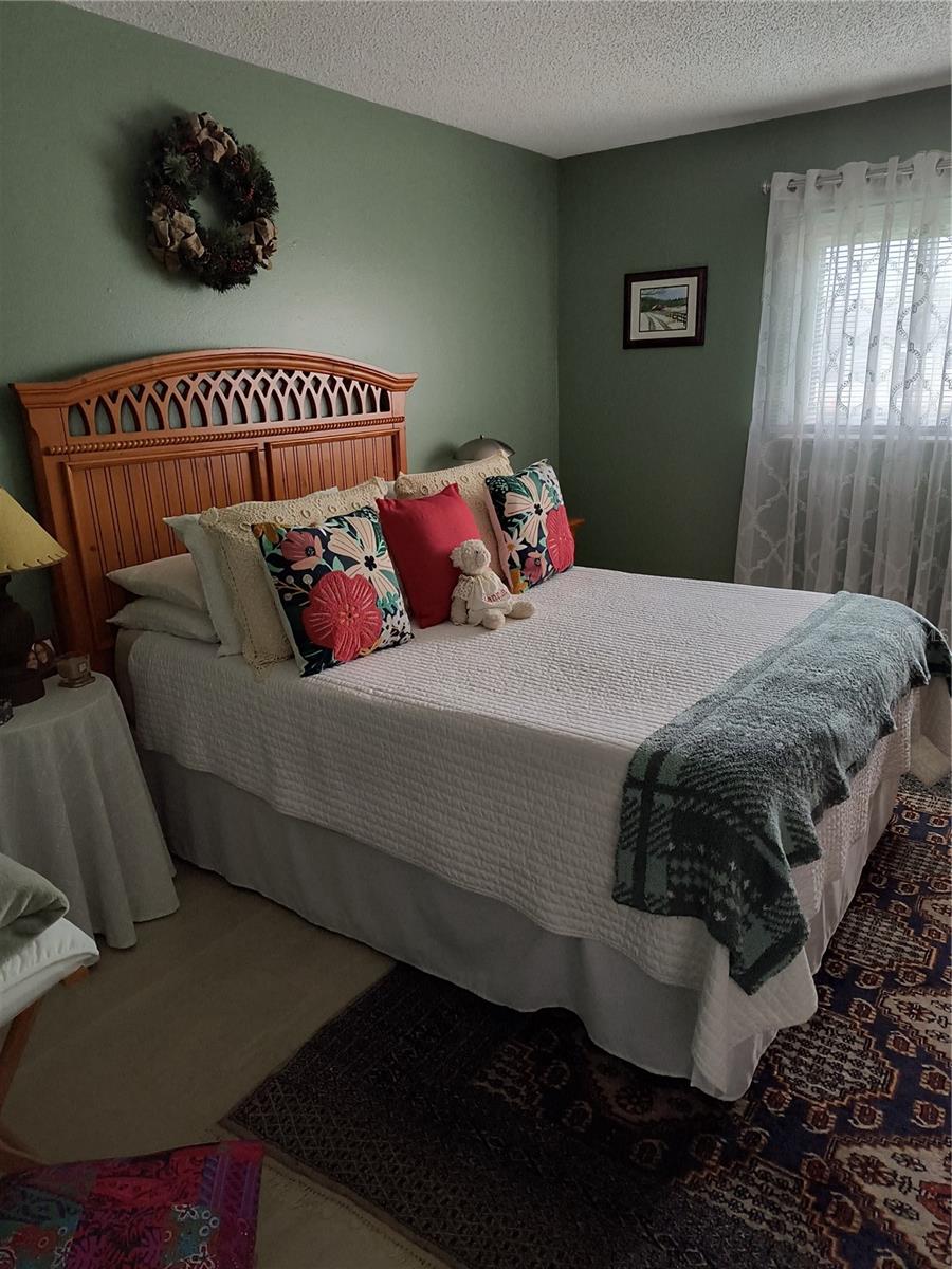 Listing photo id 13 for 4653 Lake Villa Drive B