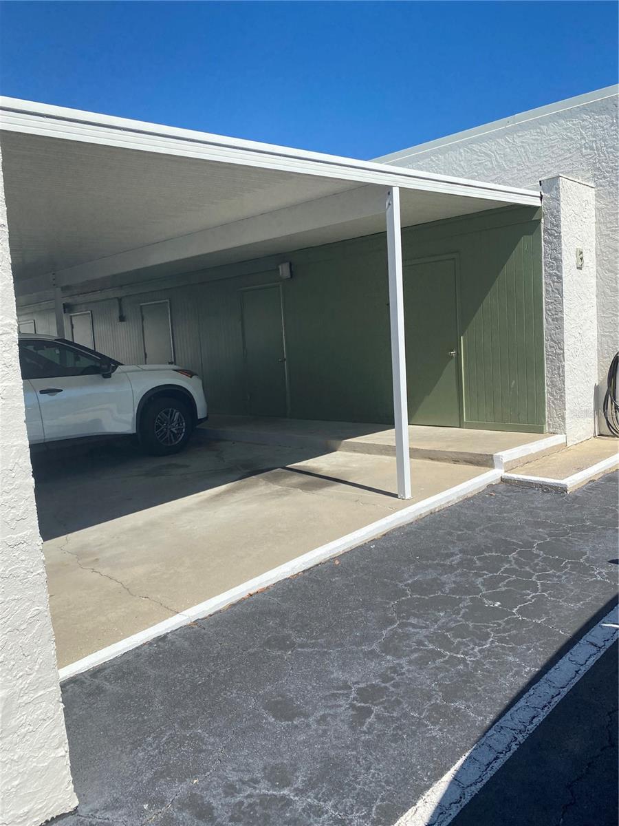 Listing photo id 0 for 4653 Lake Villa Drive B