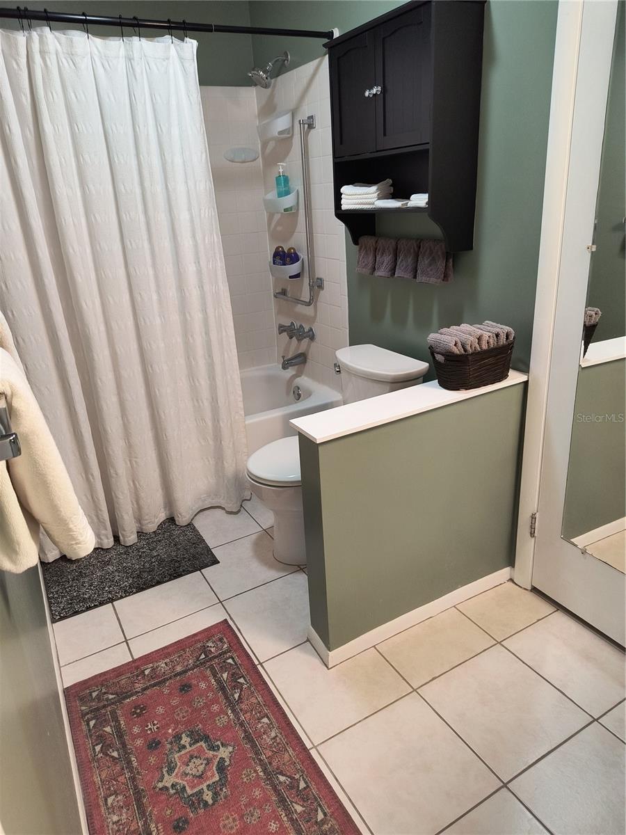 Listing photo id 18 for 4653 Lake Villa Drive B