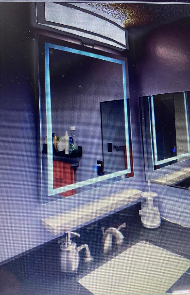 Listing photo id 19 for 4653 Lake Villa Drive B