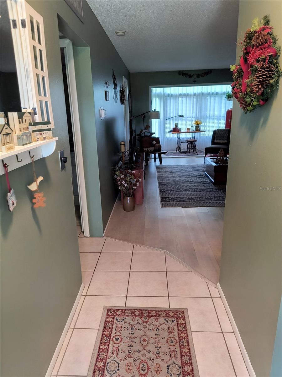 Listing photo id 23 for 4653 Lake Villa Drive B