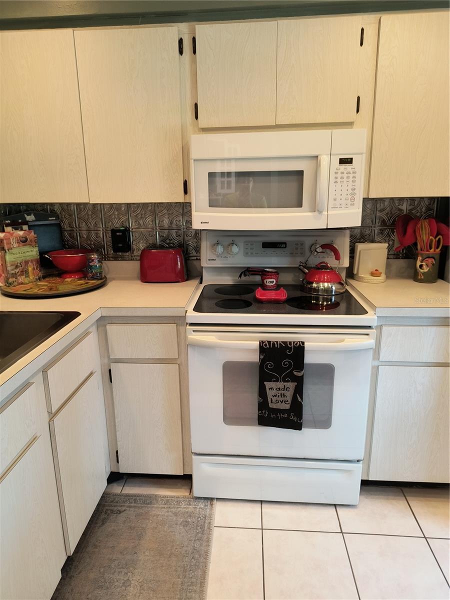 Listing photo id 6 for 4653 Lake Villa Drive B