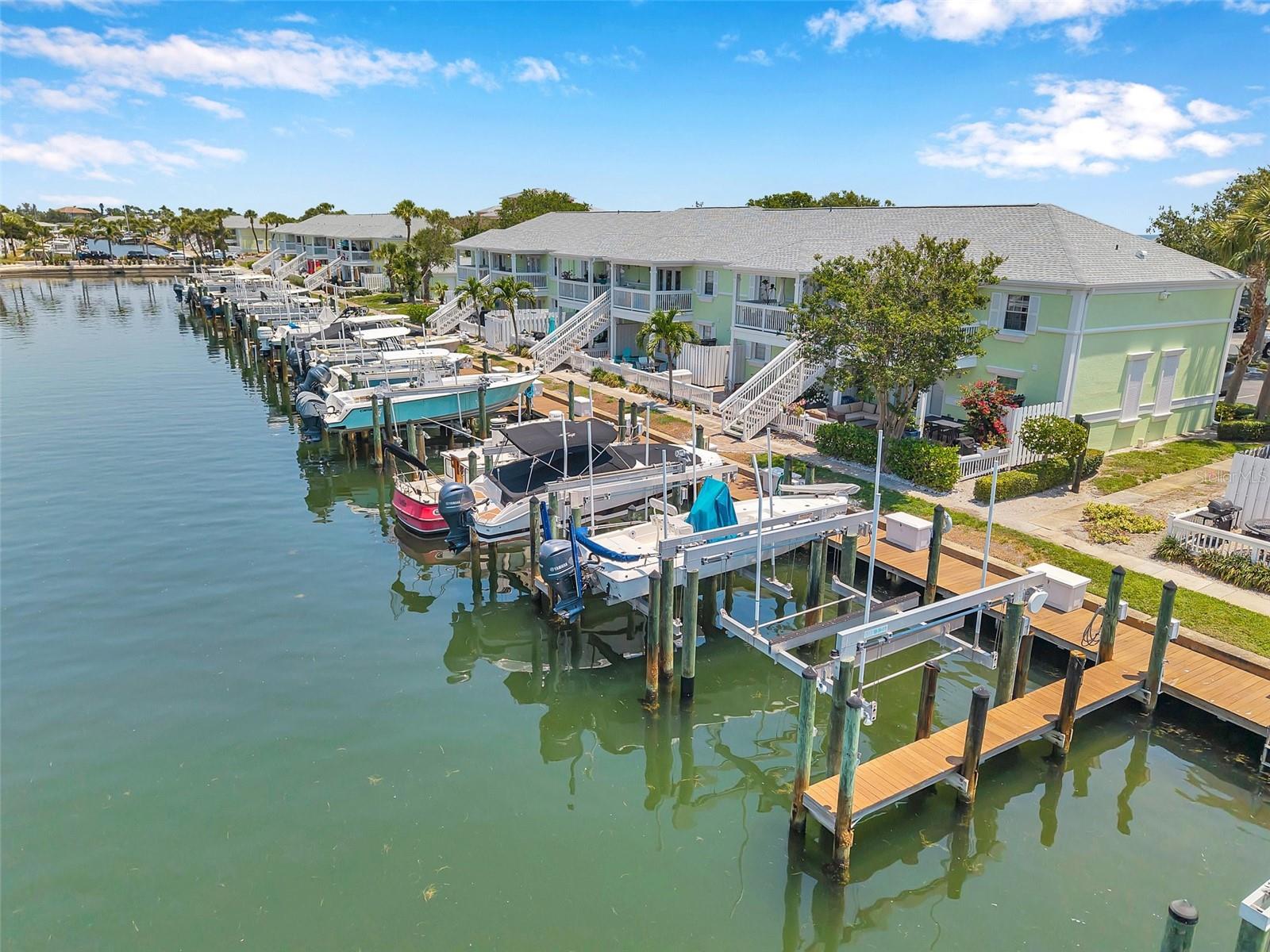 Image 3 of 7 For 0 #114ss Coquina Key Drive Se 114ss