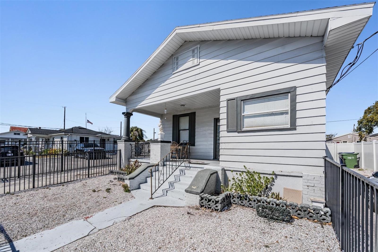 Image 3 of 26 For 2319 Aileen Street