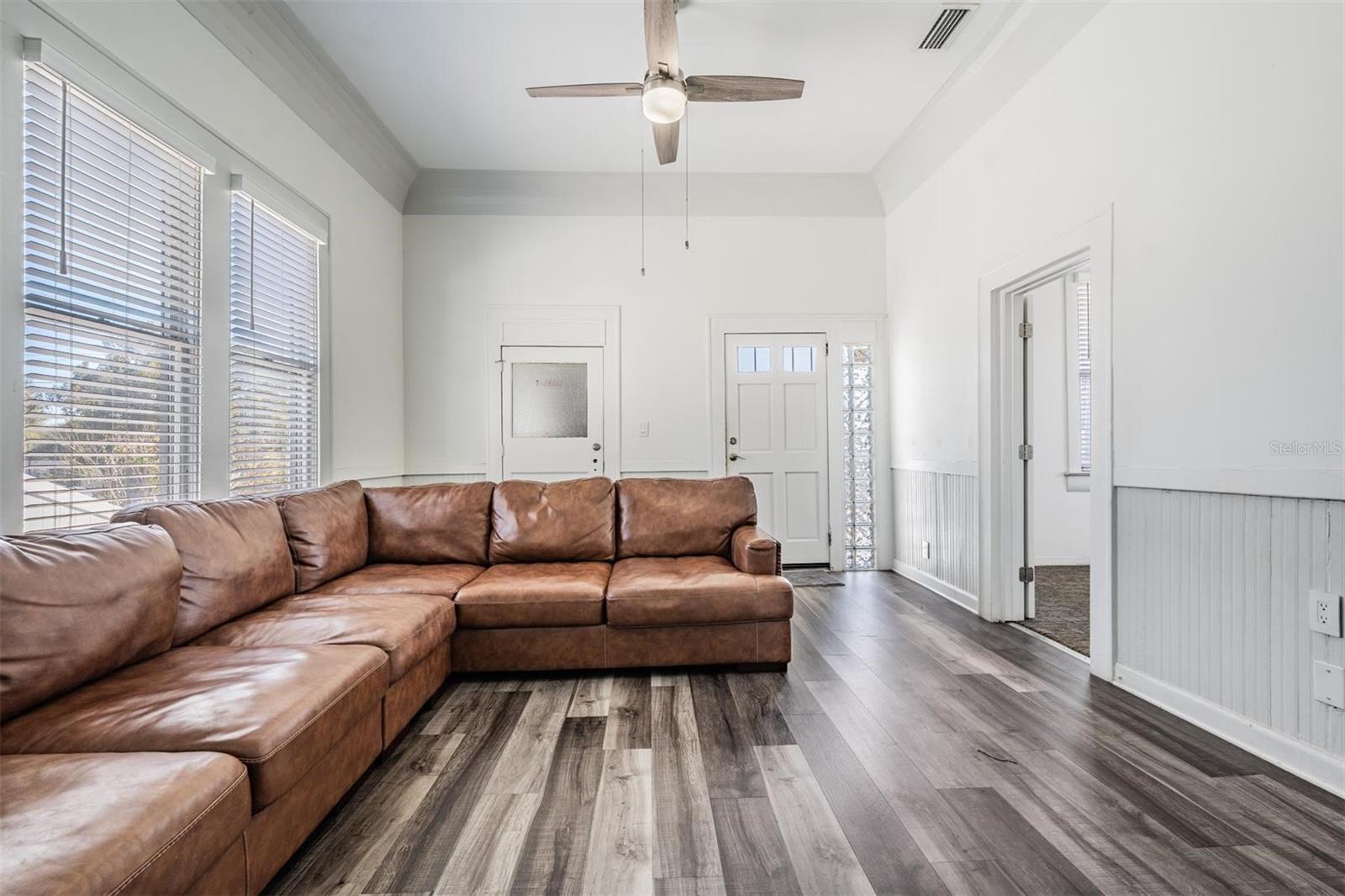 Image 9 of 26 For 2319 Aileen Street