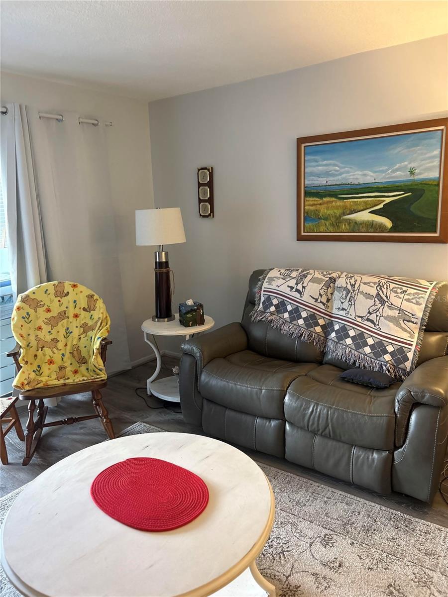 Image 17 of 41 For 9617 Brassie Court